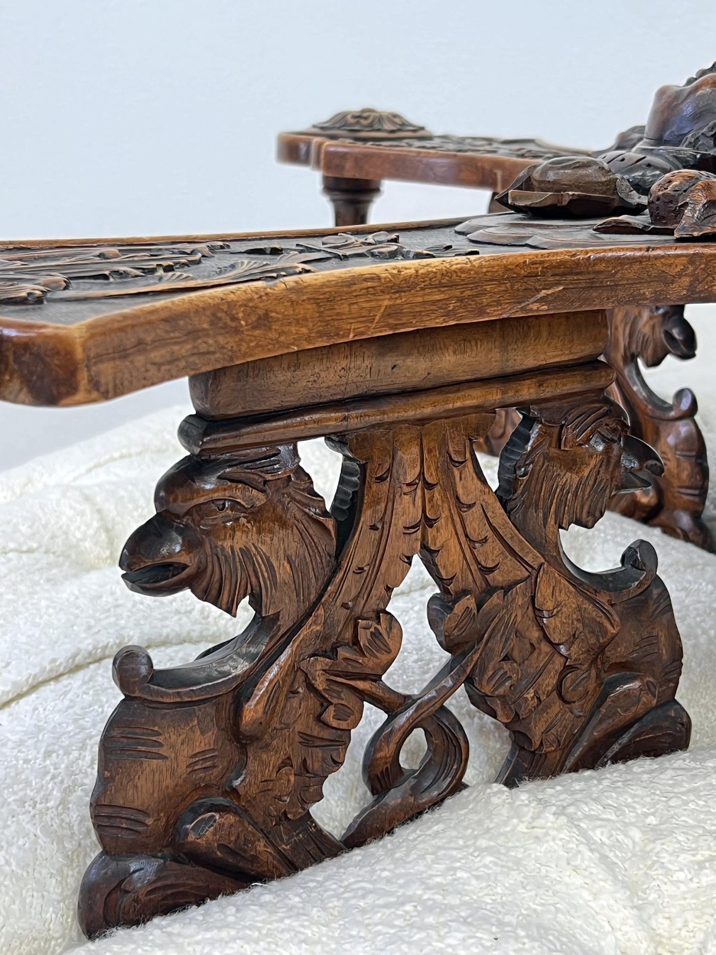 19th Century Carved Conversation Borne Settee Tête-à-tête