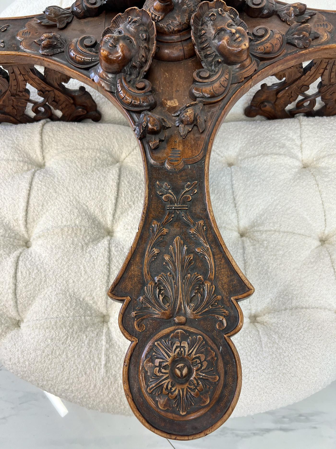 19th Century Carved Conversation Borne Settee Tête-à-tête