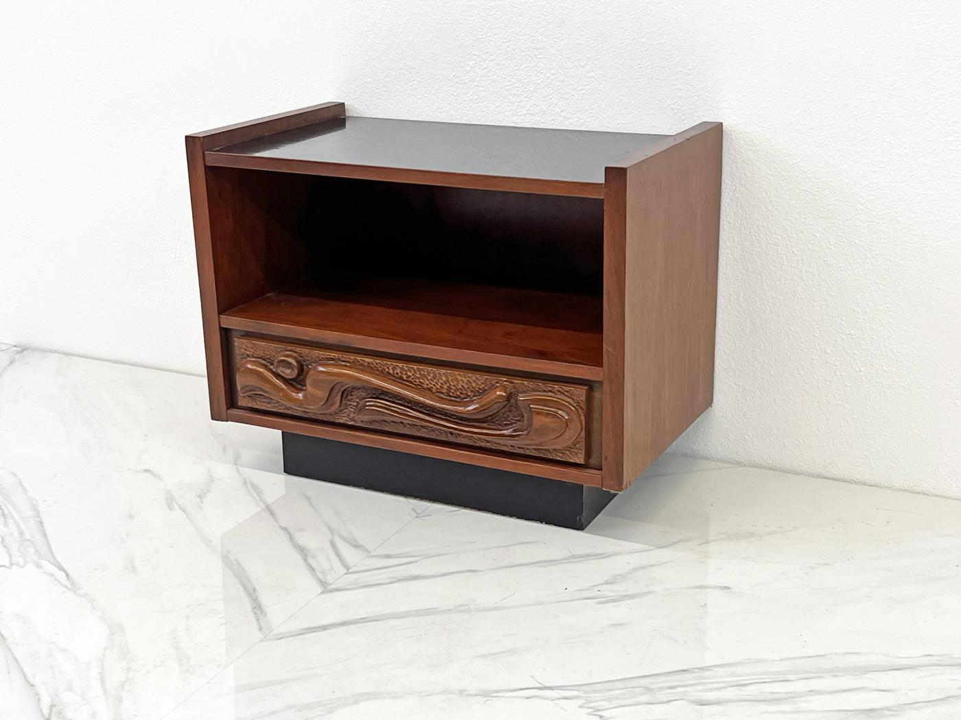 Sculptural Oceanic Nightstand by Pulaski, 1960's, Style of Witco