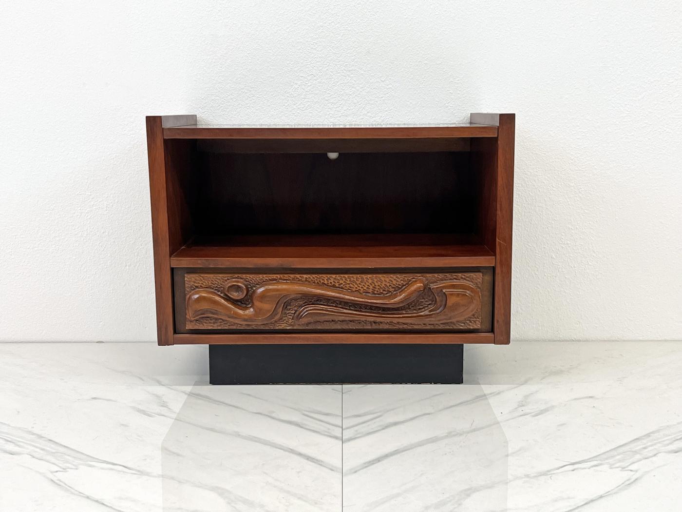 Sculptural Oceanic Nightstand by Pulaski, 1960's, Style of Witco