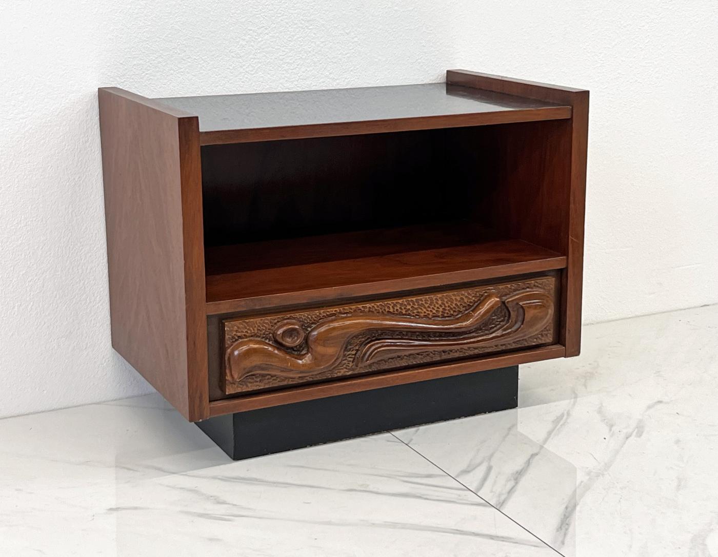 Sculptural Oceanic Nightstand by Pulaski, 1960's, Style of Witco
