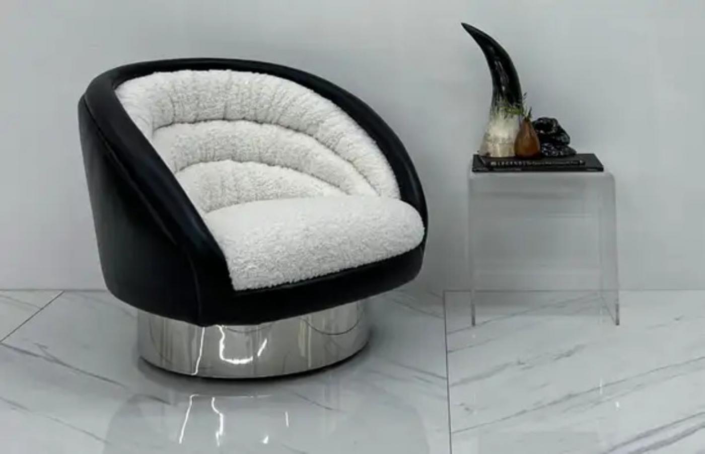 Vladimir Kagan Crescent Lounge Chair in Ivory Boucle and Black Leather, 1970's