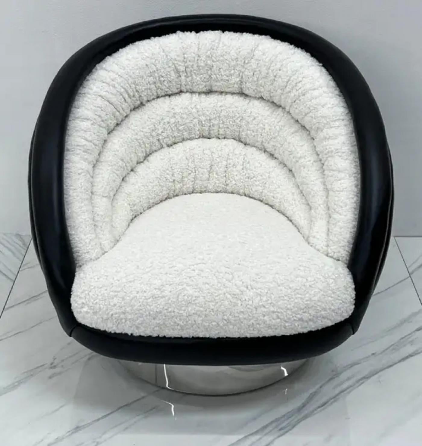 Vladimir Kagan Crescent Lounge Chair in Ivory Boucle and Black Leather, 1970's
