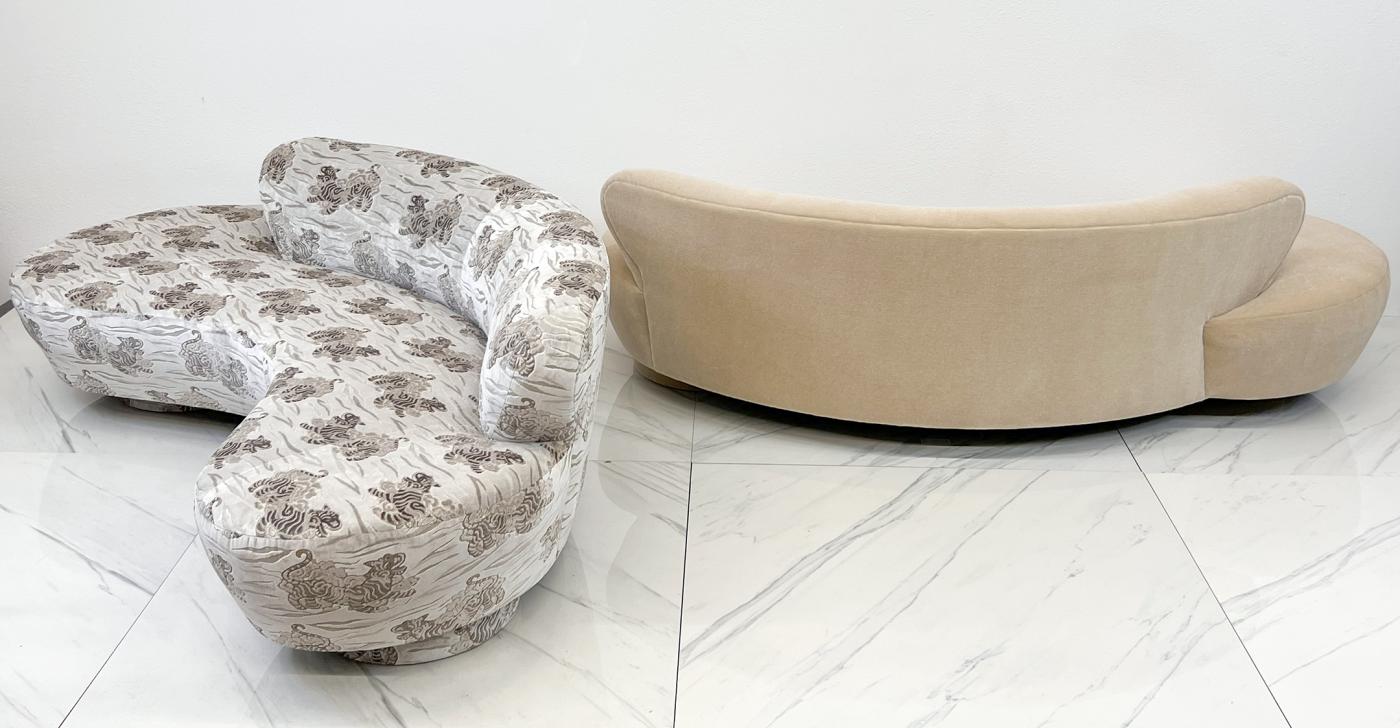 Vladimir Kagan Serpentine Cloud Sofa, Directional, in Chinoiserie Tiger Velvet