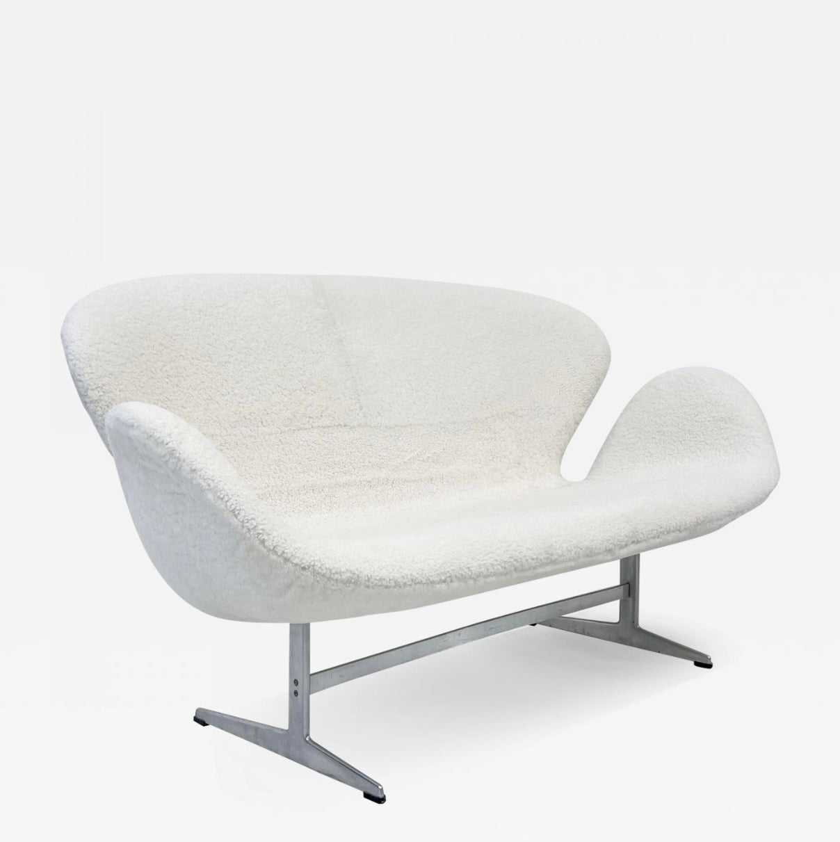 Arne Jacobsen Fritz Hansen Swan Sofa Settee, 1960's in Real Canadian Sheepskin