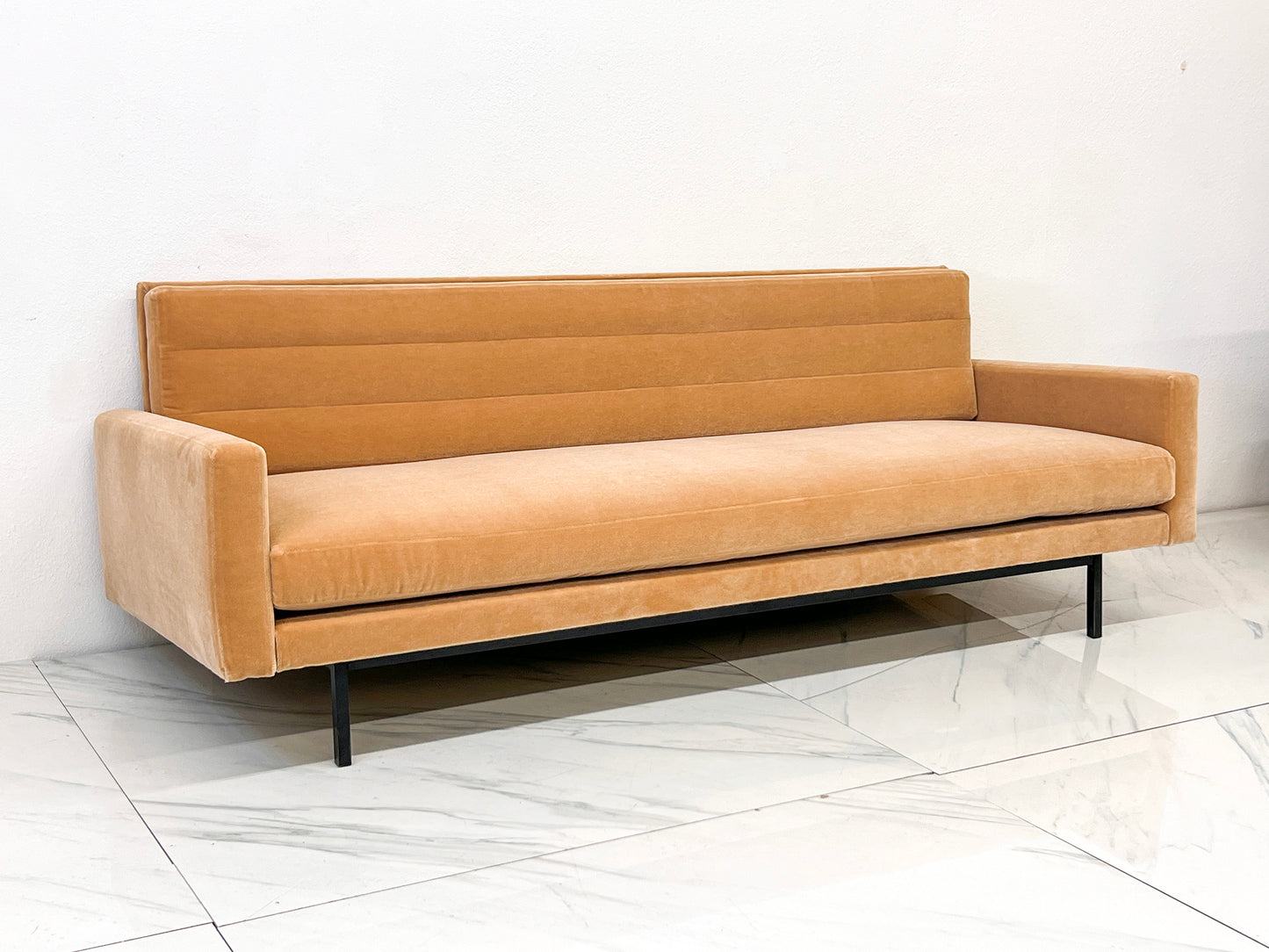 Early Richard Schultz Sofa / Daybed in Mohair, Model 704, Knoll, 1950's