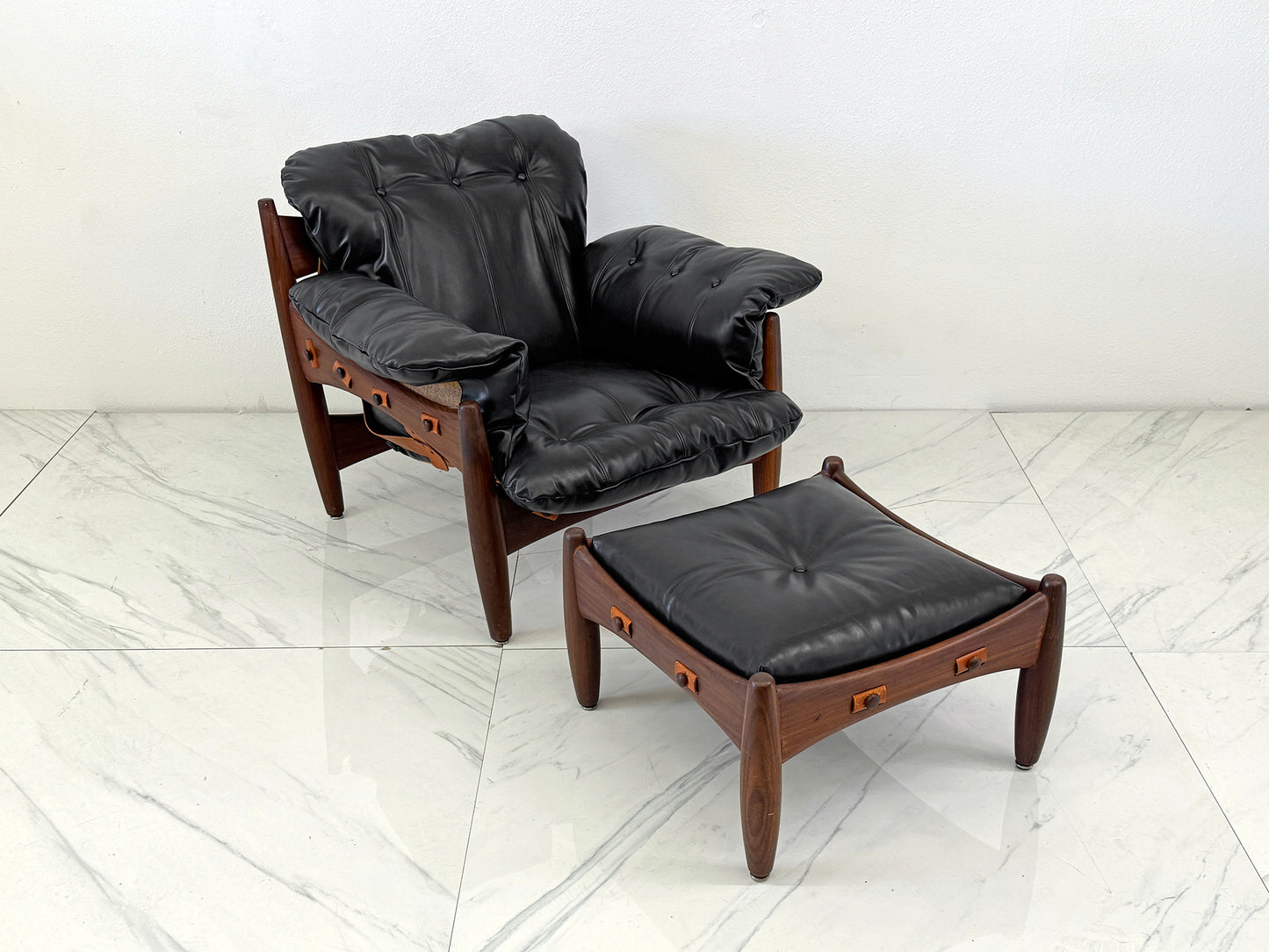 Sergio Rodrigues Mole / Sheriff Chair and Ottoman, Jacaranda, Leather, 1960's